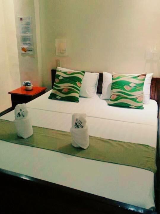 Relucio Traveller'S Pension El Nido Bagian luar foto